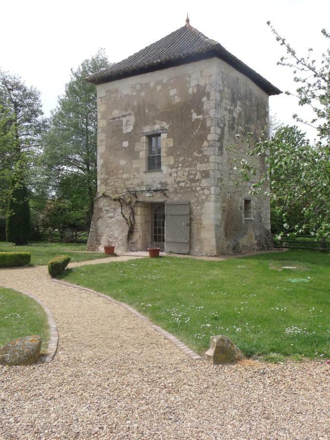 La Tour Du Grand Boust Villa Longue Bagian luar foto